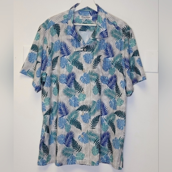 Tommy Bahama The Bahama Coast Fronds Away Island Zone Camp Shirt Pale Sky SZ M - Picture 3 of 16